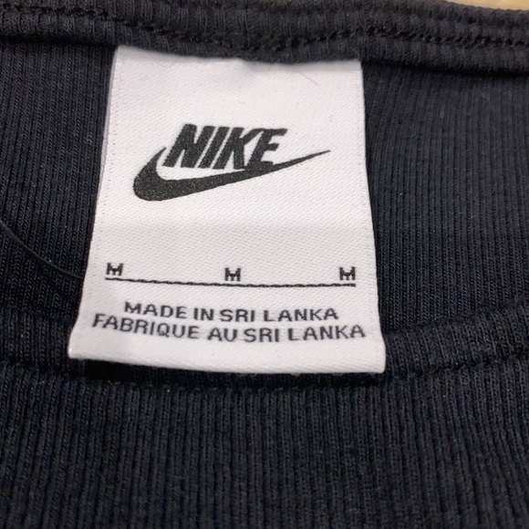 Nike Black Women’s Sports Bra Crop Top Workout Wear Size Medium - Picture 3 of 7